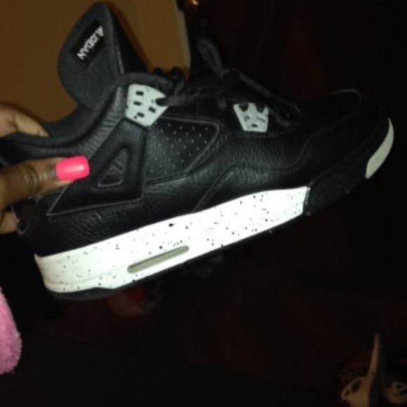 Retro - Picture 2 of 3