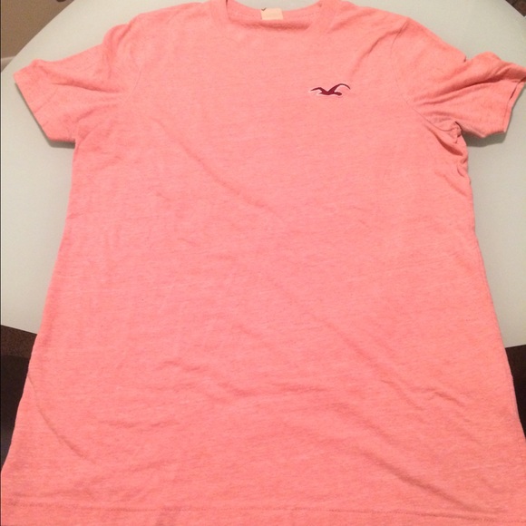 Coral/pink Hollister t-shirt