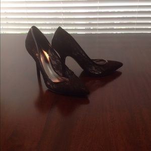 Guess shoes size 8.5 M