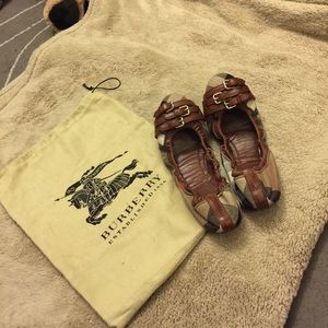Burberry Flats