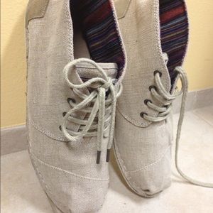 Burlap Men's Tom's