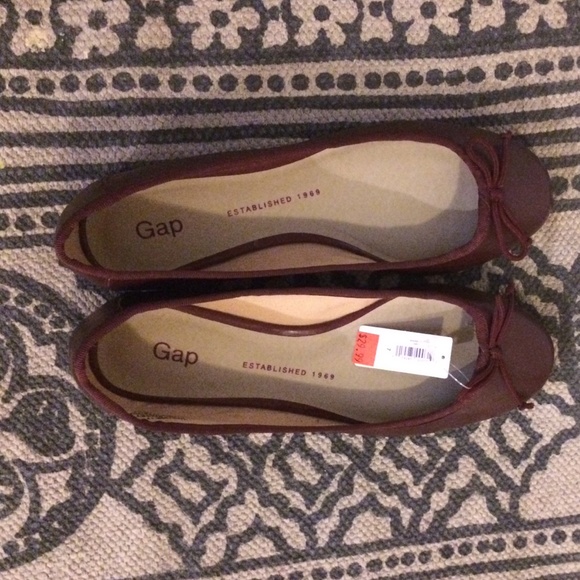 GAP Shoes - Burgundy red flats