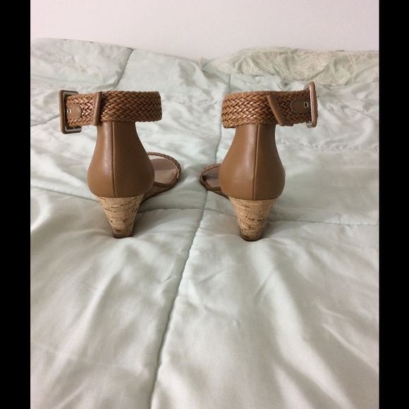 Alfani tan wedge NWOT - Picture 3 of 4