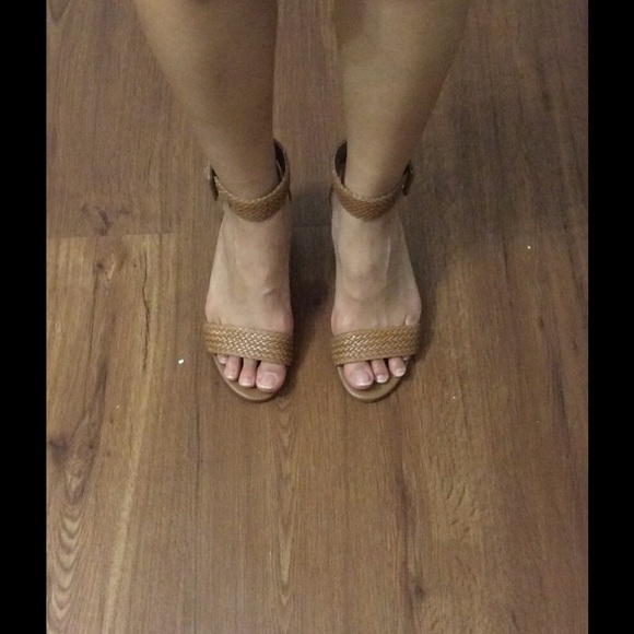 Alfani tan wedge NWOT - Picture 4 of 4