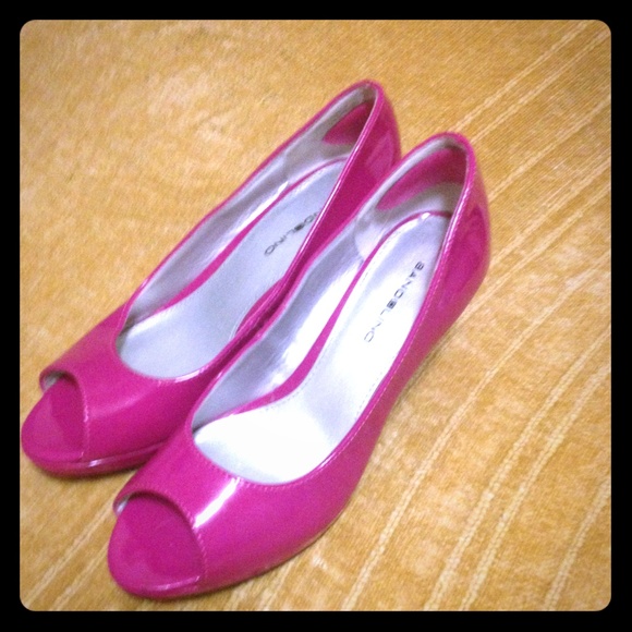 ‼️price✂️Hot pink patent leather Bandalino Heels💗