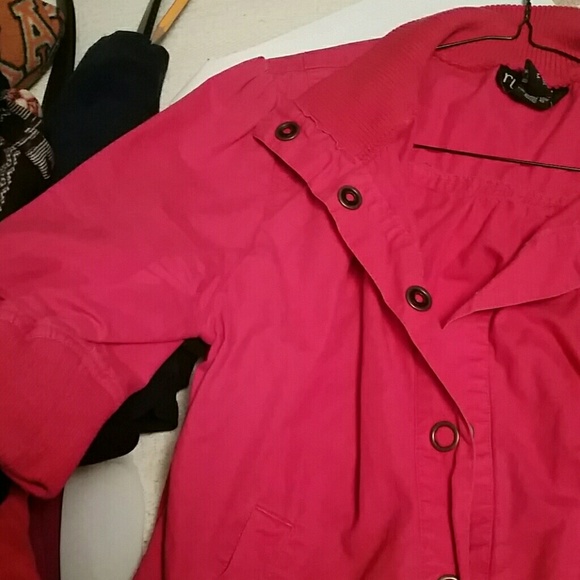 Jacket - Picture 3 of 4