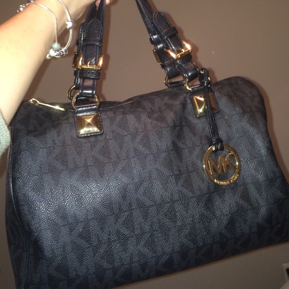 Michael Kors Handbags - Michael Kors Grayson gold hardware