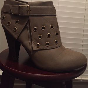 Ankle boots