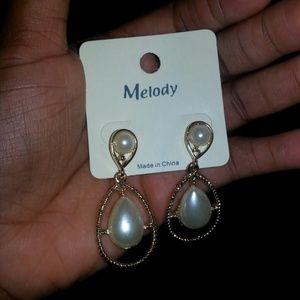 GORGEOUS earrings . Never worn