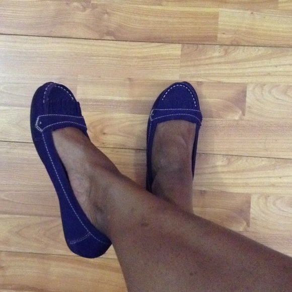 Shoes - Picture 4 of 4