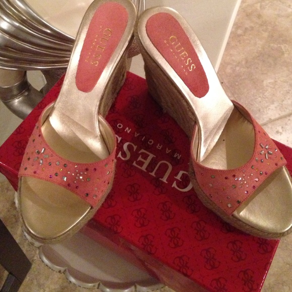 Guess wedges