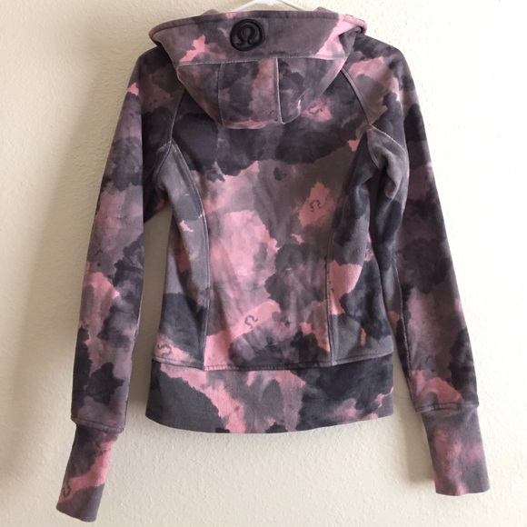 🌅SOLD IN BUNDLE🌅 Lululemon Camo Scuba Hoodie - Picture 2 of 4