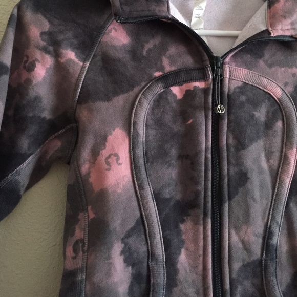 🌅SOLD IN BUNDLE🌅 Lululemon Camo Scuba Hoodie - Picture 3 of 4