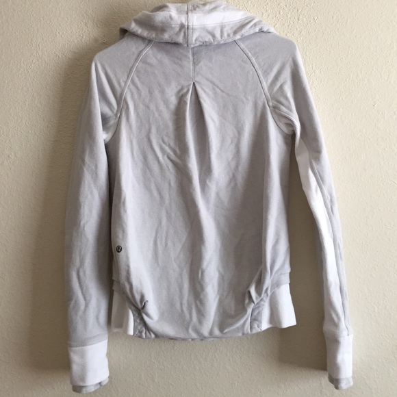 🌅SOLD IN BUNDLE🌅 Lululemon To Class Jacket - Picture 3 of 4