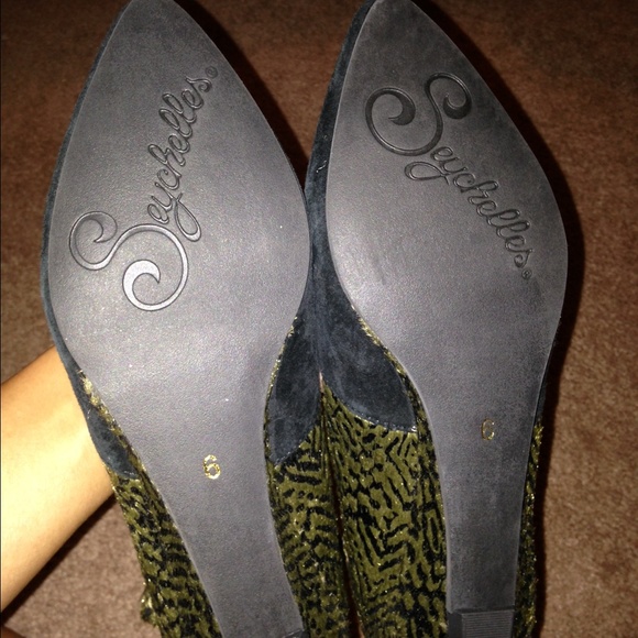 Black suede and muted animal print maryjane wedges - Picture 4 of 4