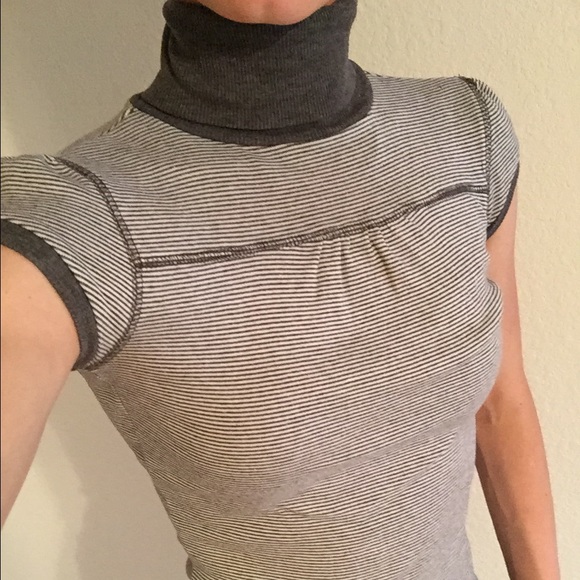 2 tops, with high collar. S size both. - Picture 2 of 4