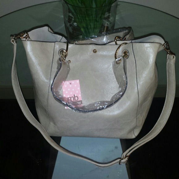 🚫SOLD🚫 Sklyer shoulder bag! Melie Bianco