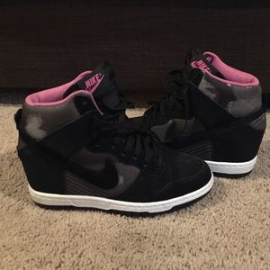 Nike black and gray wedges