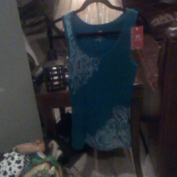 NWT  BLUE TANK  WITH DESIGNS