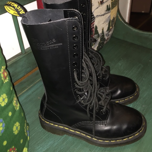 Dr Martens Black Semi New ! Make me an offer (: