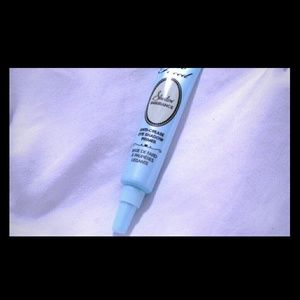 Shadow insurance anti-crease eyeshadow primer