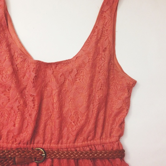 🎉HP🎉 Peach Floral Lace Dress