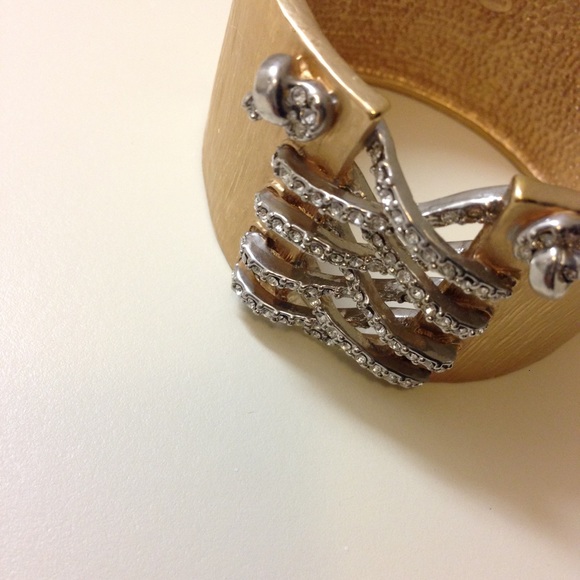 🌷• host pick² | corset cuff bracelet • - Picture 2 of 4