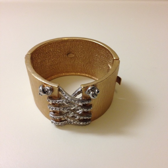🌷• host pick² | corset cuff bracelet • - Picture 3 of 4