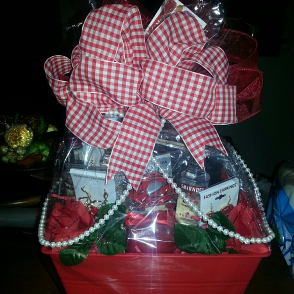 Custom earrings basket