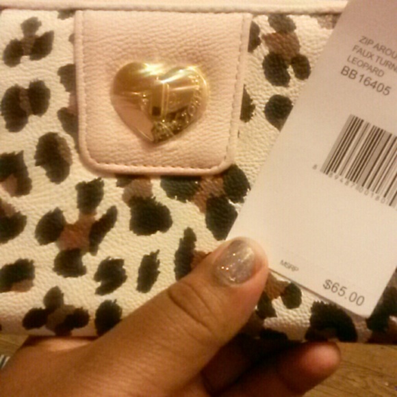 Betsey johnson wallet