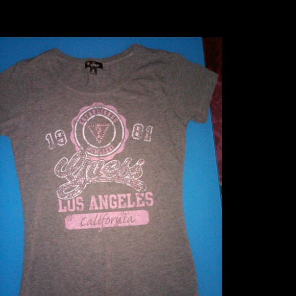 Womens guess shirt