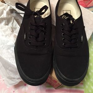 Size 8 women's size 6.5 men's