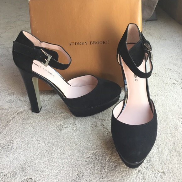 Brand new Audrey Brooke black suede pumps!!