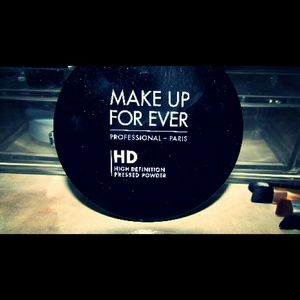 Makeup forever HD pressed powder