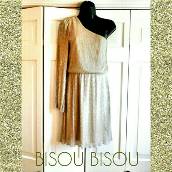 Bisou Bisou Dresses & Skirts - NWOT STUNNING GOLD MINI DRESS