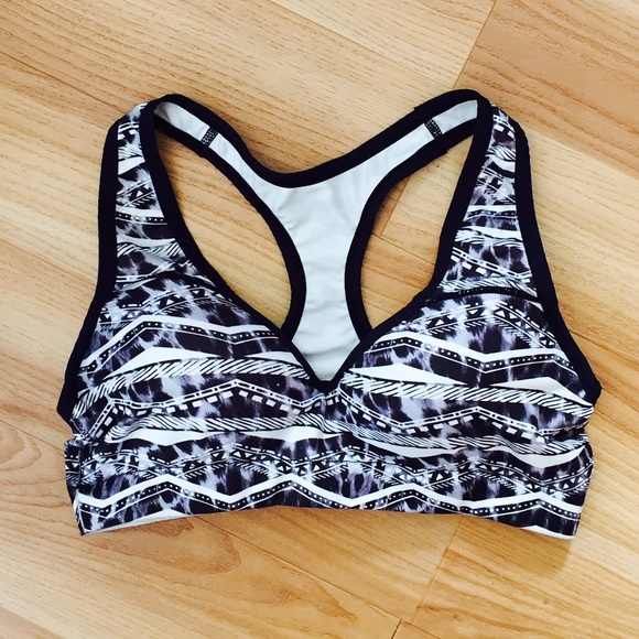 Vs Small black and white push up sports bra