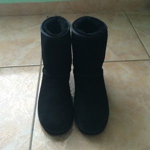 Classic Black Short Ugs