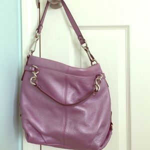 LIKE NEW!!Authentic coach medium handbag in lilac.