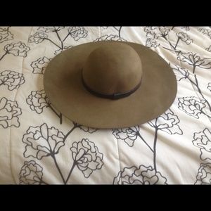 Tan floppy hat