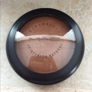 MAc Mineralize skin finish powder deep dark