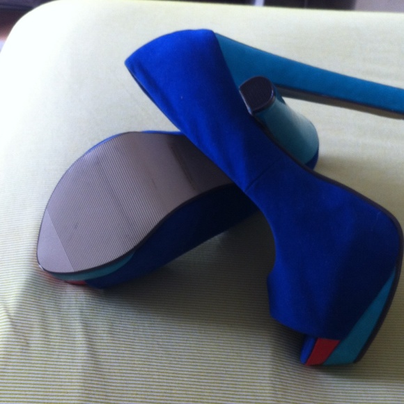 Hells - Picture 2 of 2