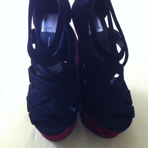 Hells I wear it 3 times - Picture 2 of 2