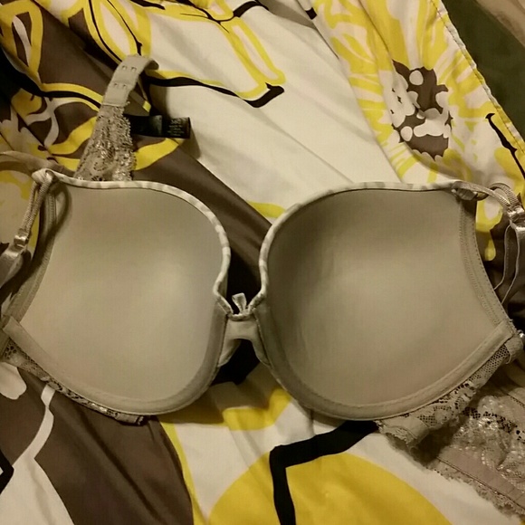 New condition padded bra - Picture 3 of 3