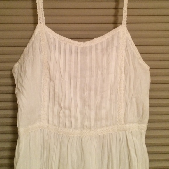 Spring dress - Picture 2 of 4