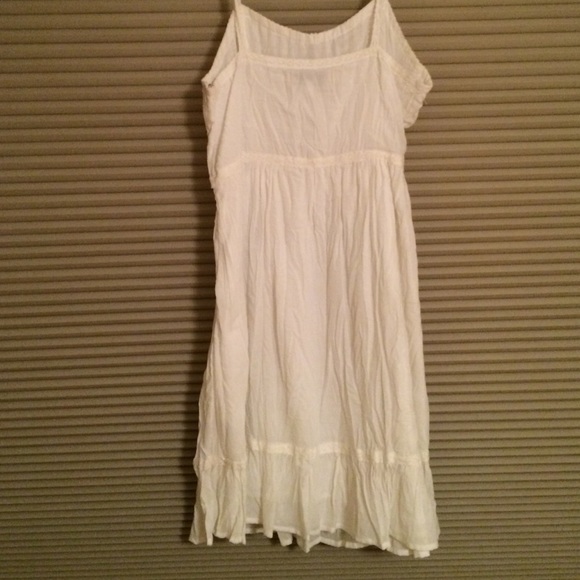 Spring dress - Picture 3 of 4