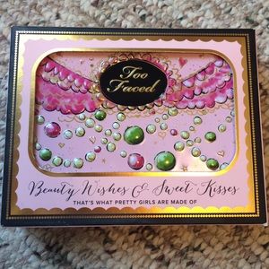 Too Faced Beauty Wishes and Sweet Kisses