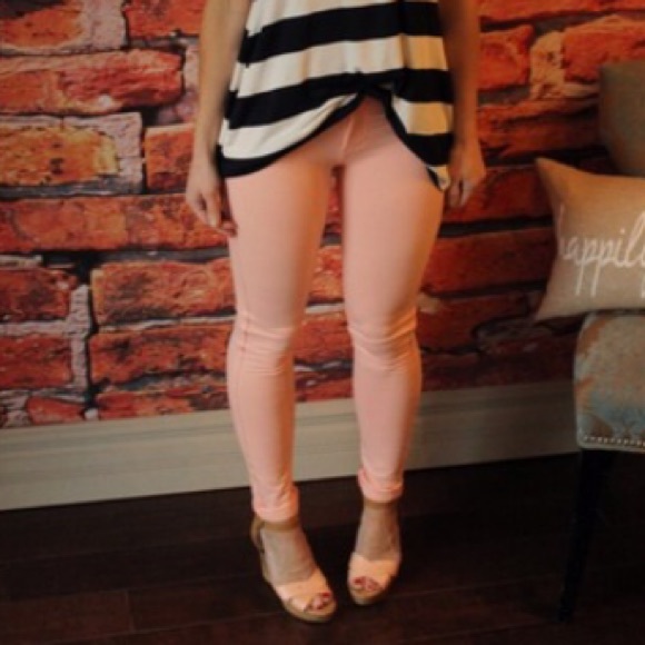 Pants - FLASH SALE! NWT Coral Knit Jeggings