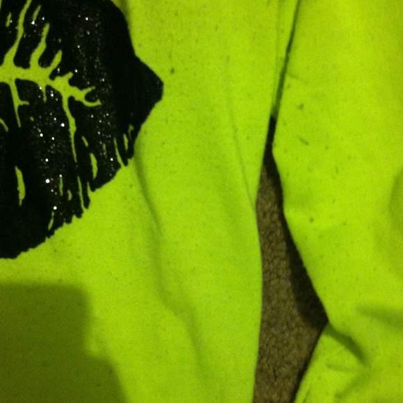 Bright yellow crewneck - Picture 3 of 3