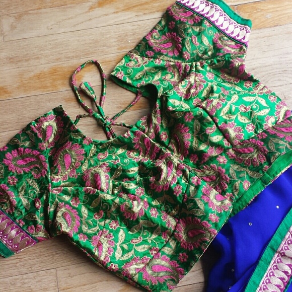 Royal blue sari with green blouse - Picture 4 of 4