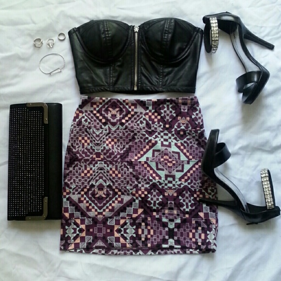 Nollie  Dresses & Skirts - 🎉3 for $15🎉 Nollie Aztec Mini Skirt